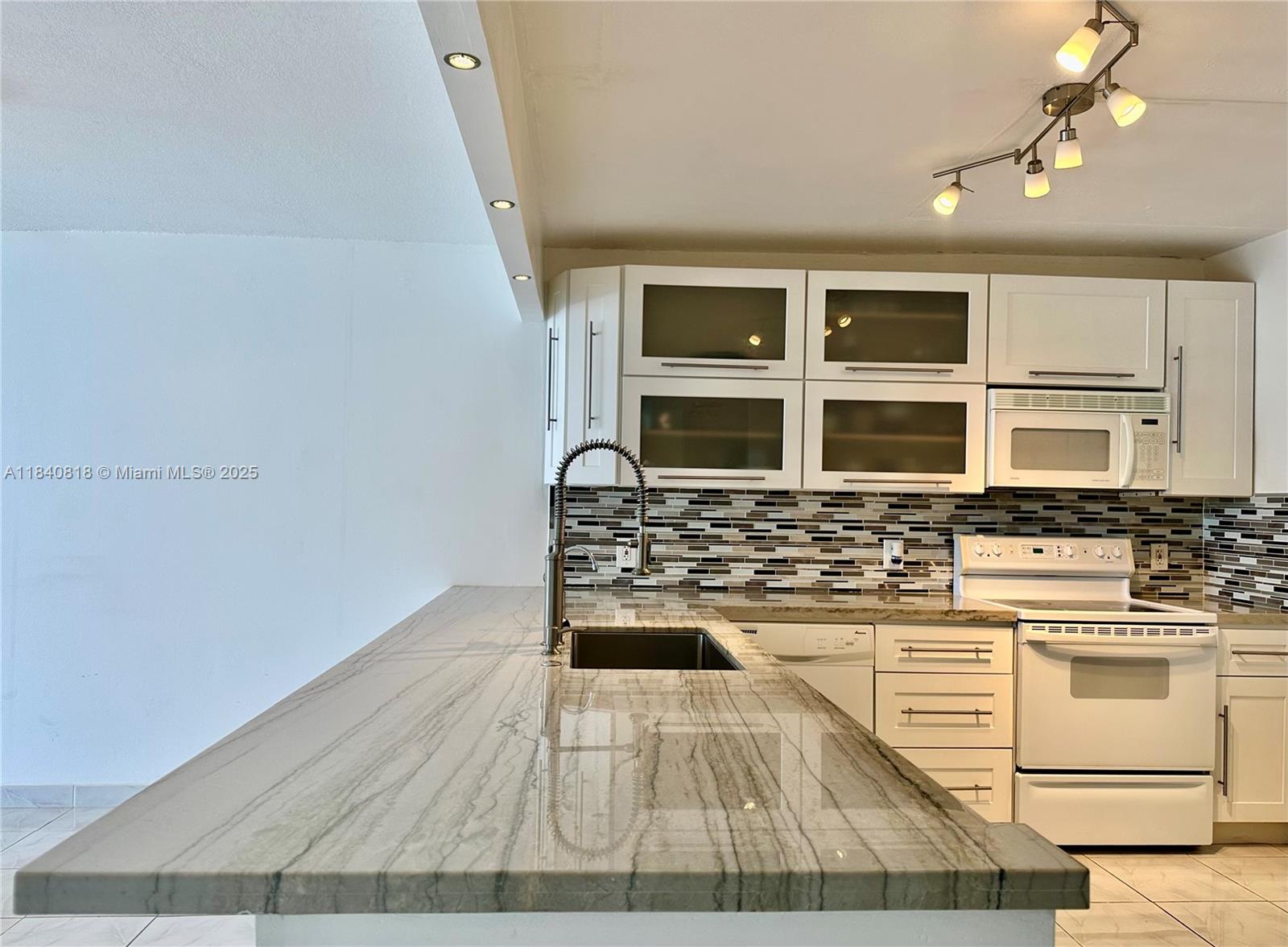 427 Golden Isles Dr 14F