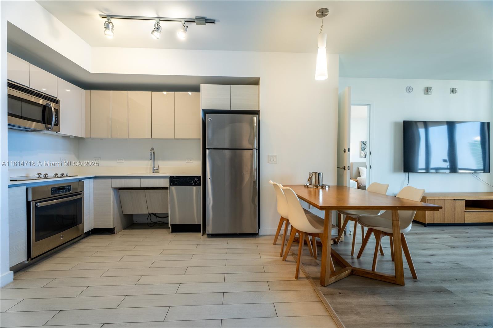 BEACHWALK CONDOMINIUM - Residential