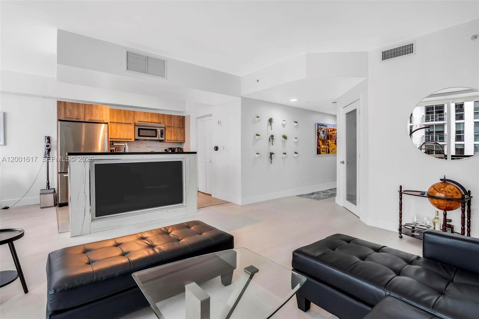 VIZCAYNE SOUTH CONDO - Residential
