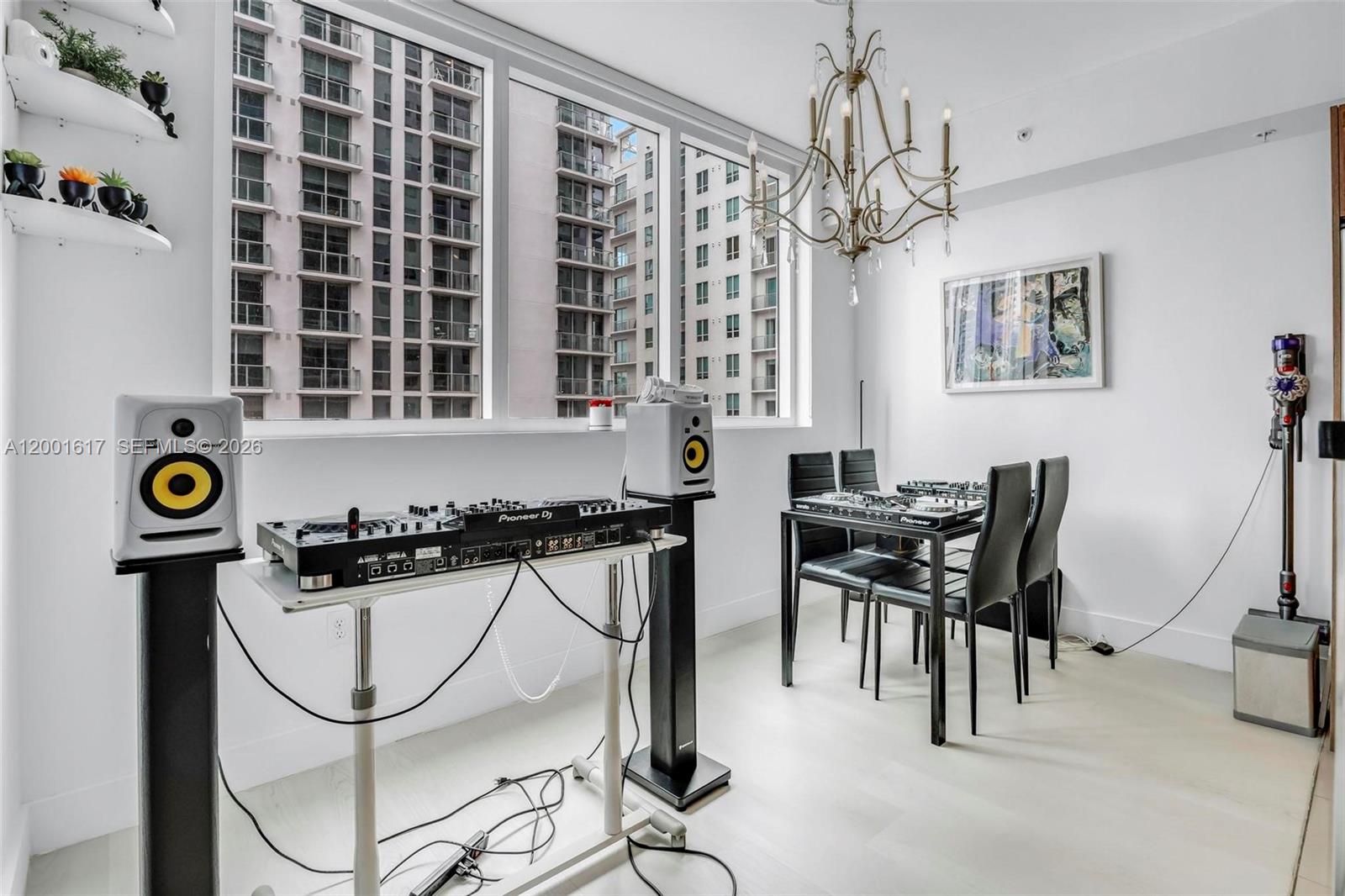VIZCAYNE SOUTH CONDO - Residential