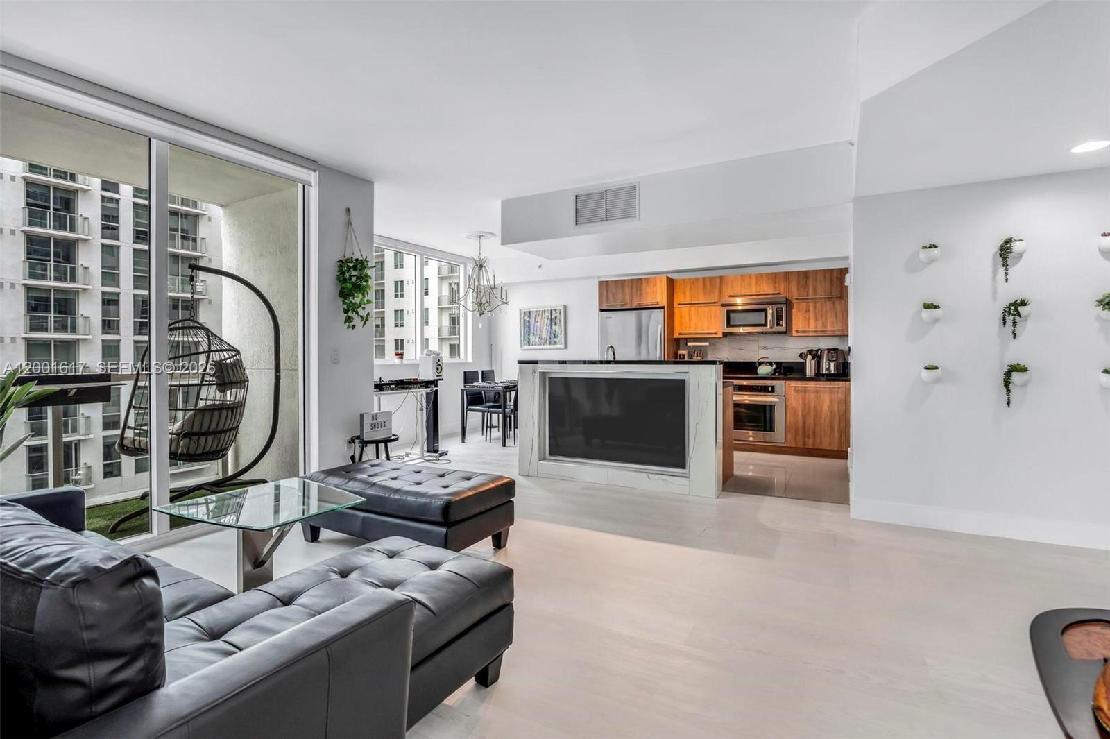 VIZCAYNE SOUTH CONDO - Residential