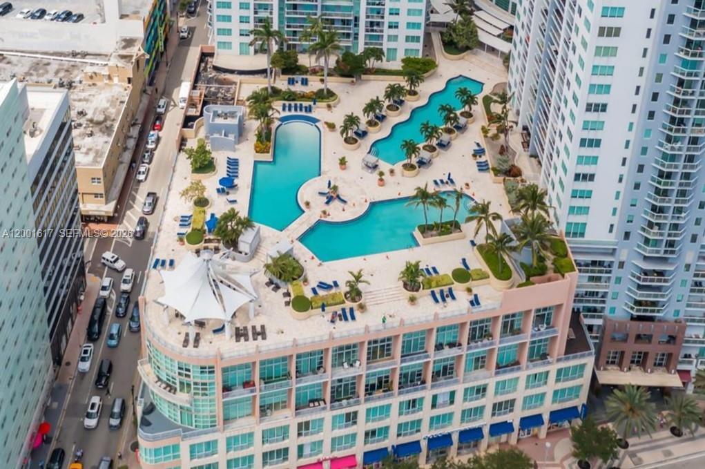 VIZCAYNE SOUTH CONDO - Residential