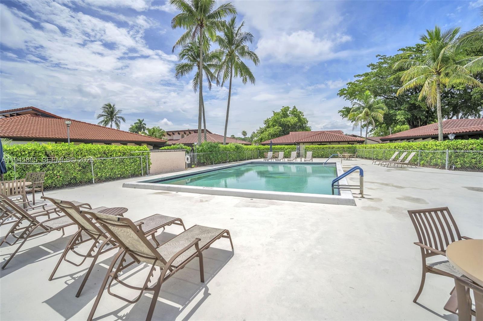 PINES AT WOODMONT II COND - Residential