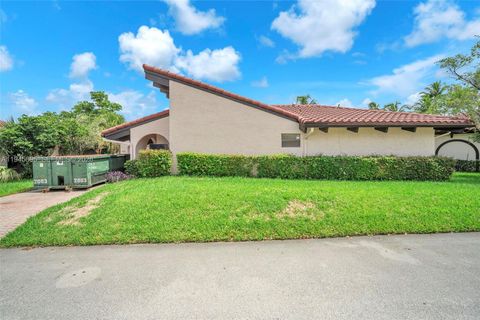 8221 Pine Dr 61 Tamarac FL 33321