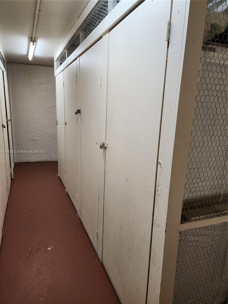 HOLLYBROOK GOLF AND - Residential