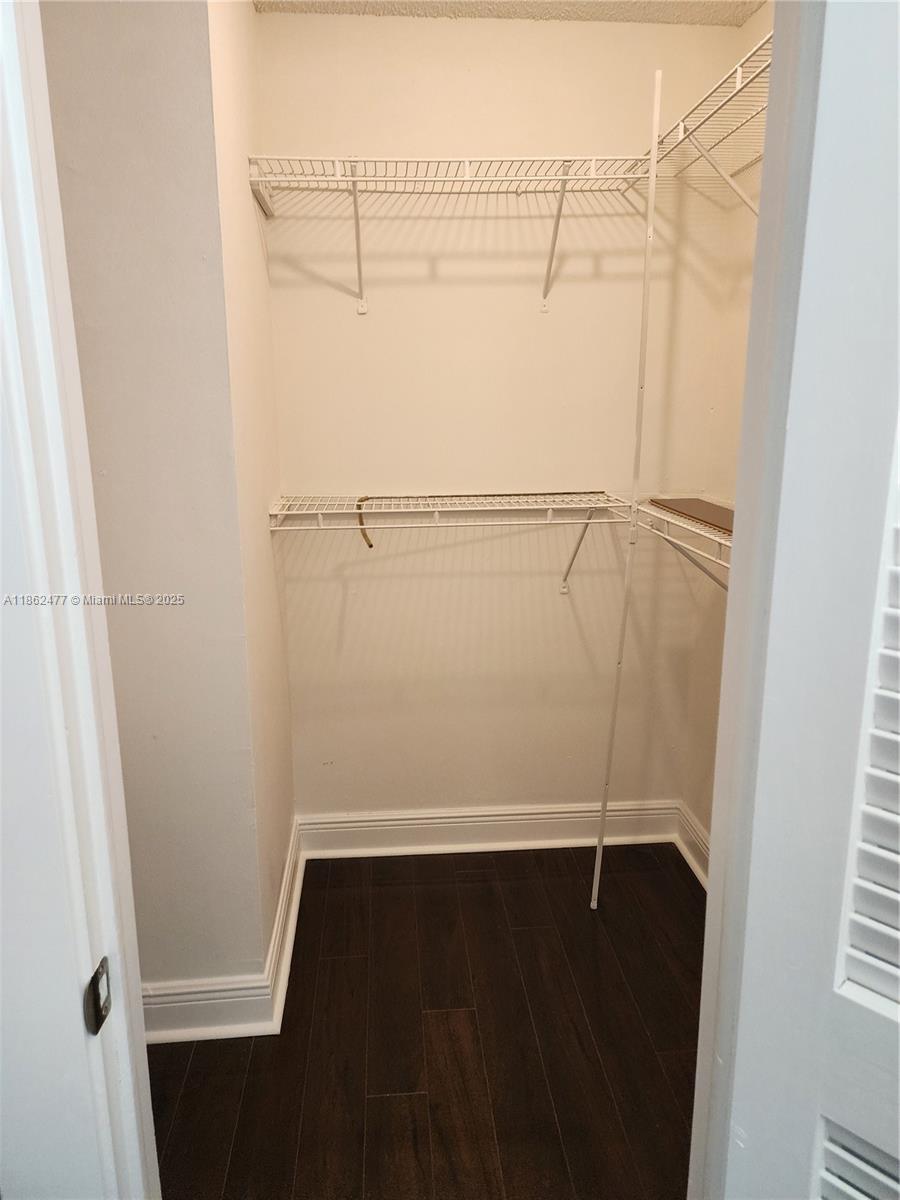 HOLLYBROOK GOLF AND - Residential