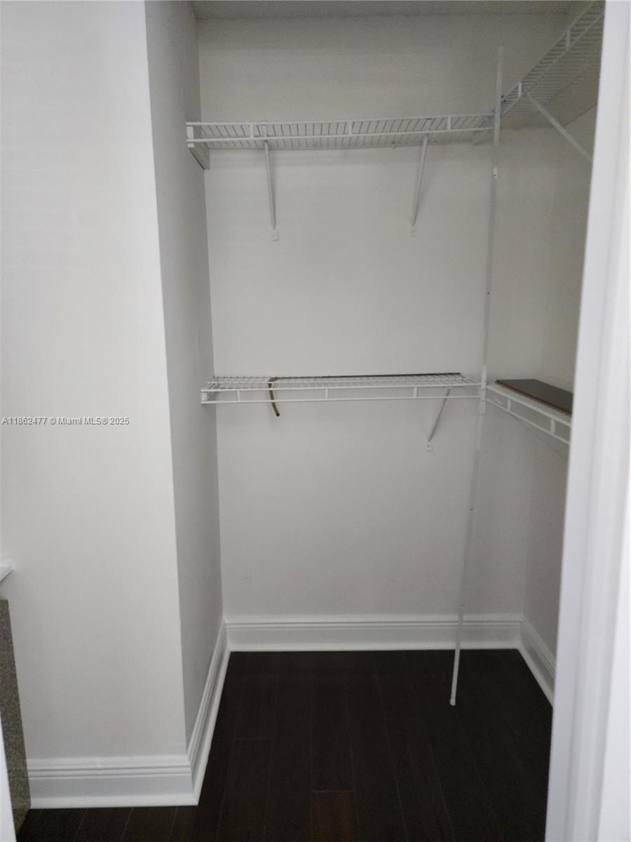 HOLLYBROOK GOLF AND - Residential