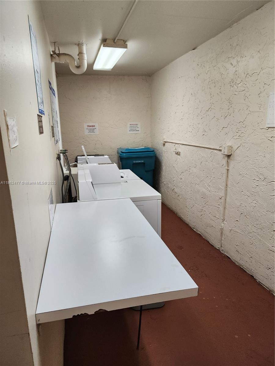 HOLLYBROOK GOLF AND - Residential