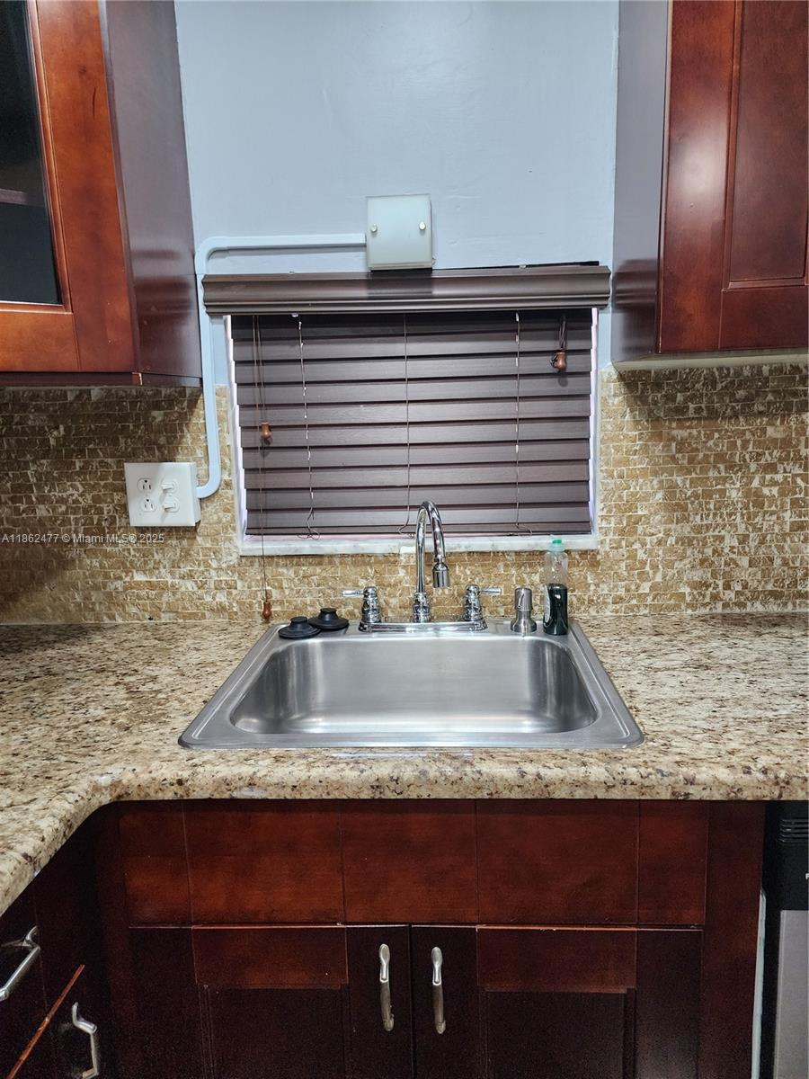 HOLLYBROOK GOLF AND - Residential