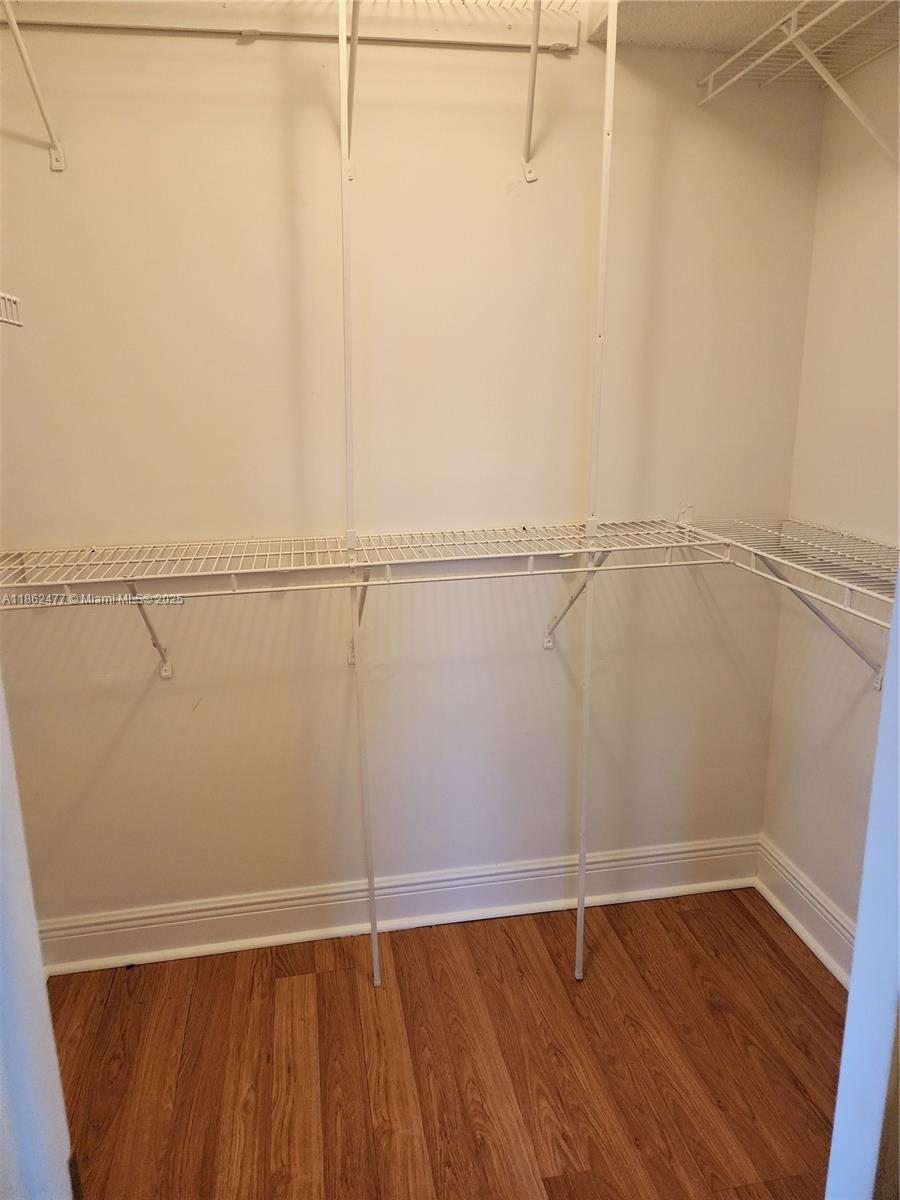 HOLLYBROOK GOLF AND - Residential