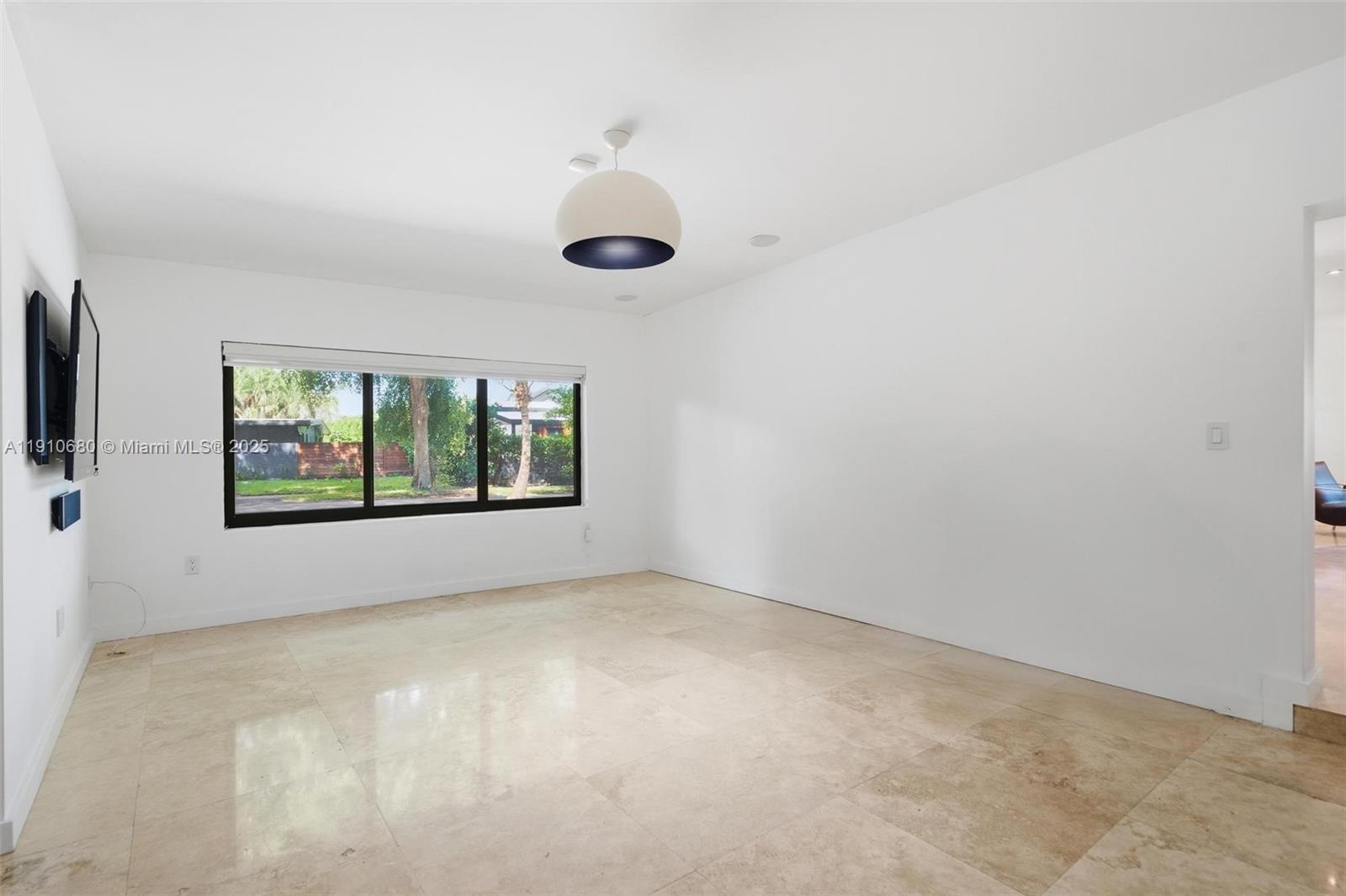 SKY LAKE - Residential Lease