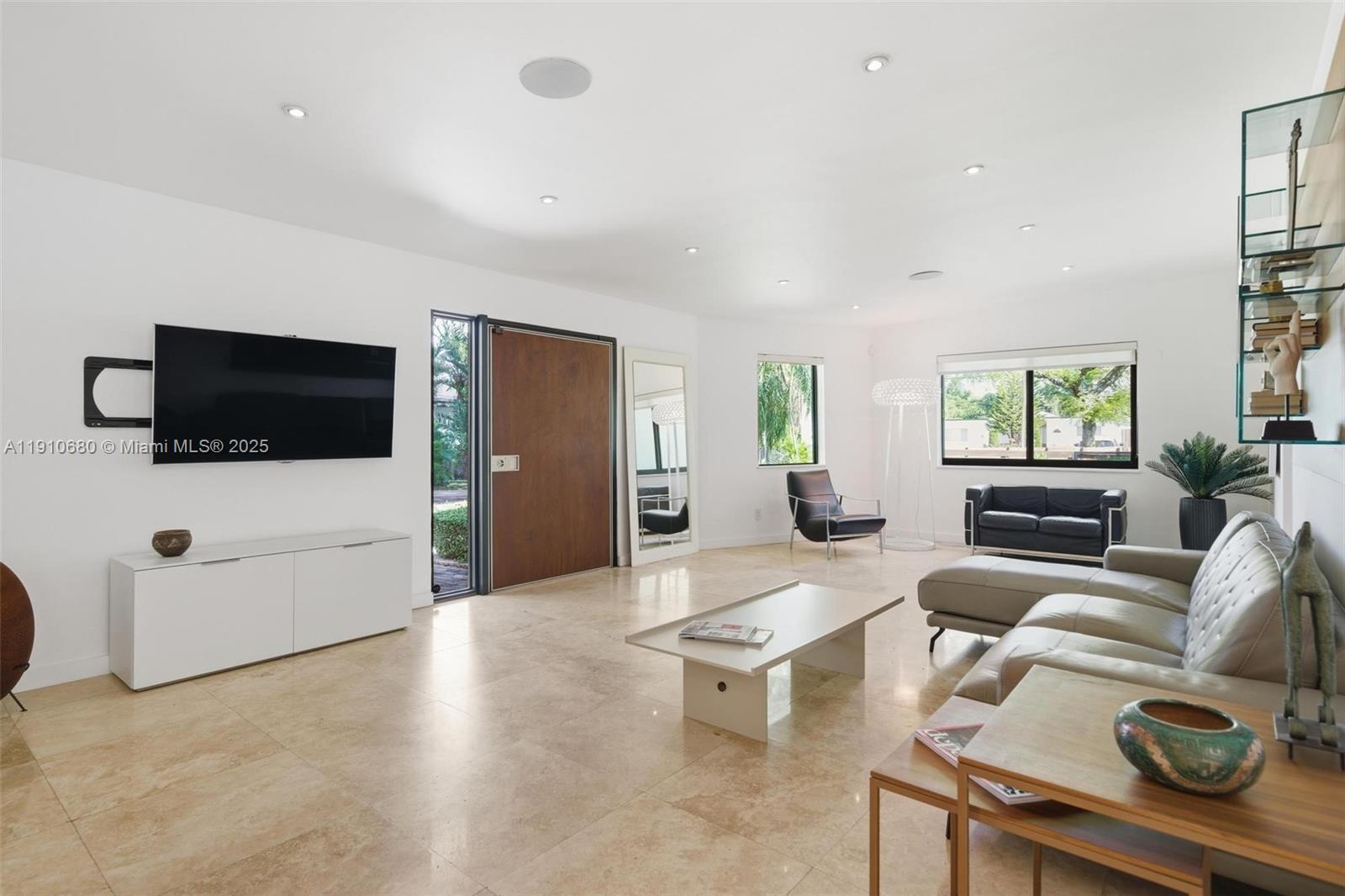 SKY LAKE - Residential Lease