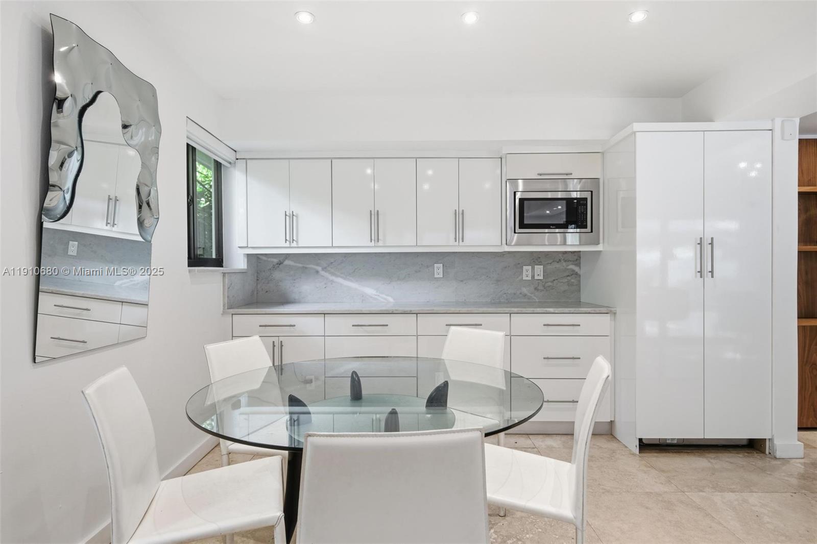 SKY LAKE - Residential Lease