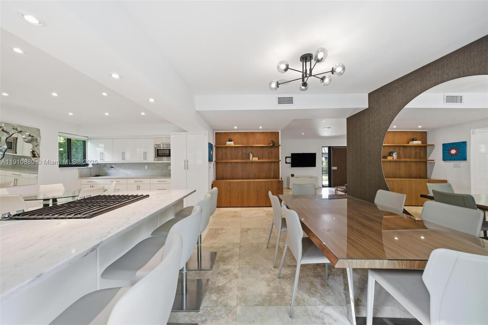 SKY LAKE - Residential Lease