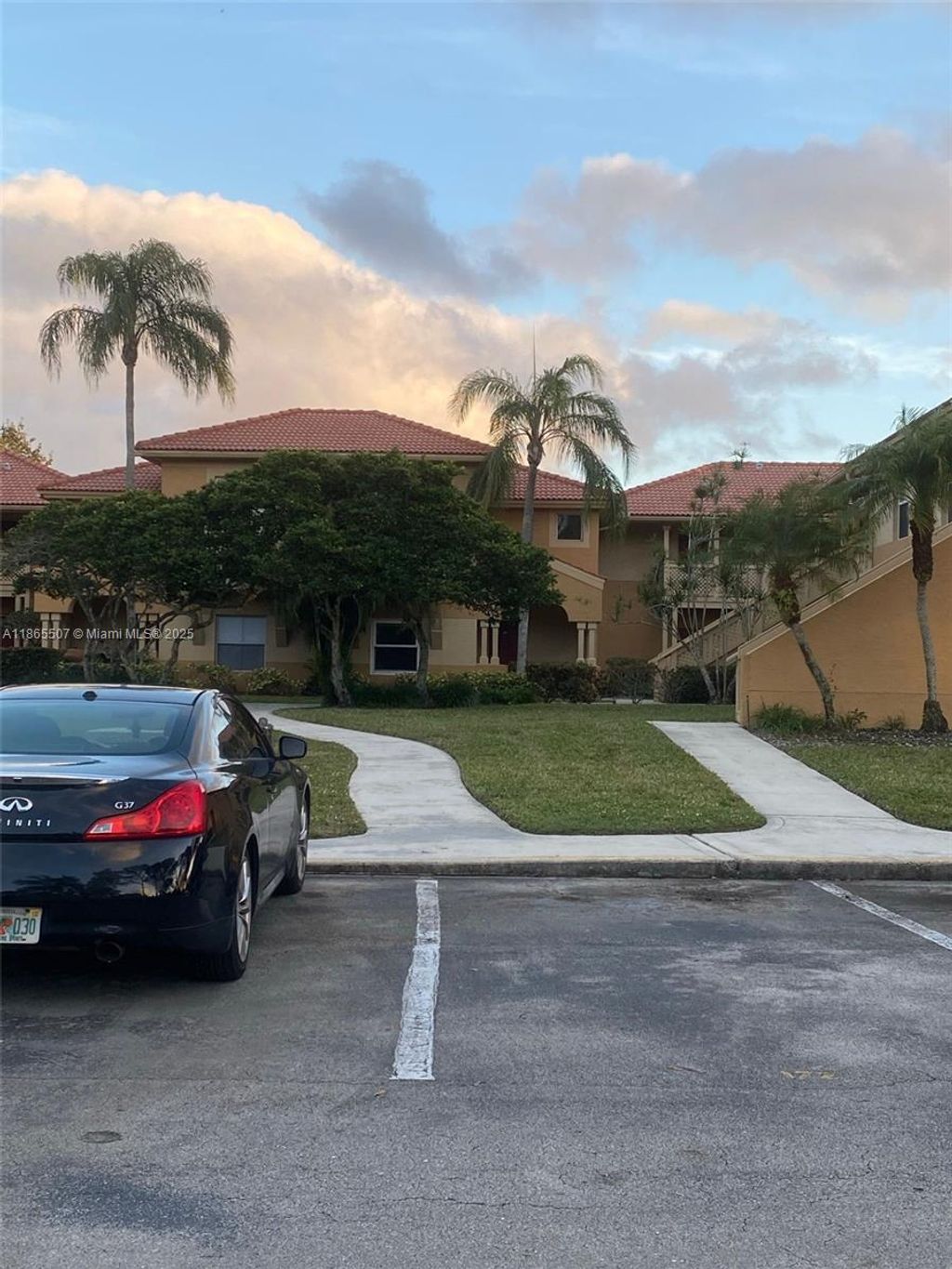 Photo of 4847 Via Palm Lks #1007, West Palm Beach, FL 33417 (MLS # A11865507)