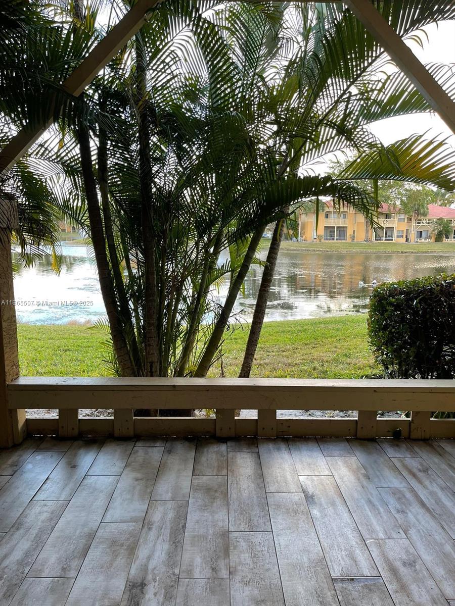 PALM LAKE CONDO - Residential Lease