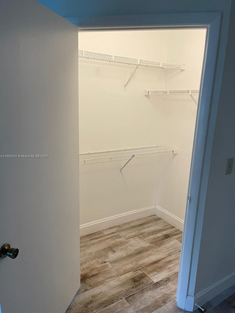 PALM LAKE CONDO - Residential Lease