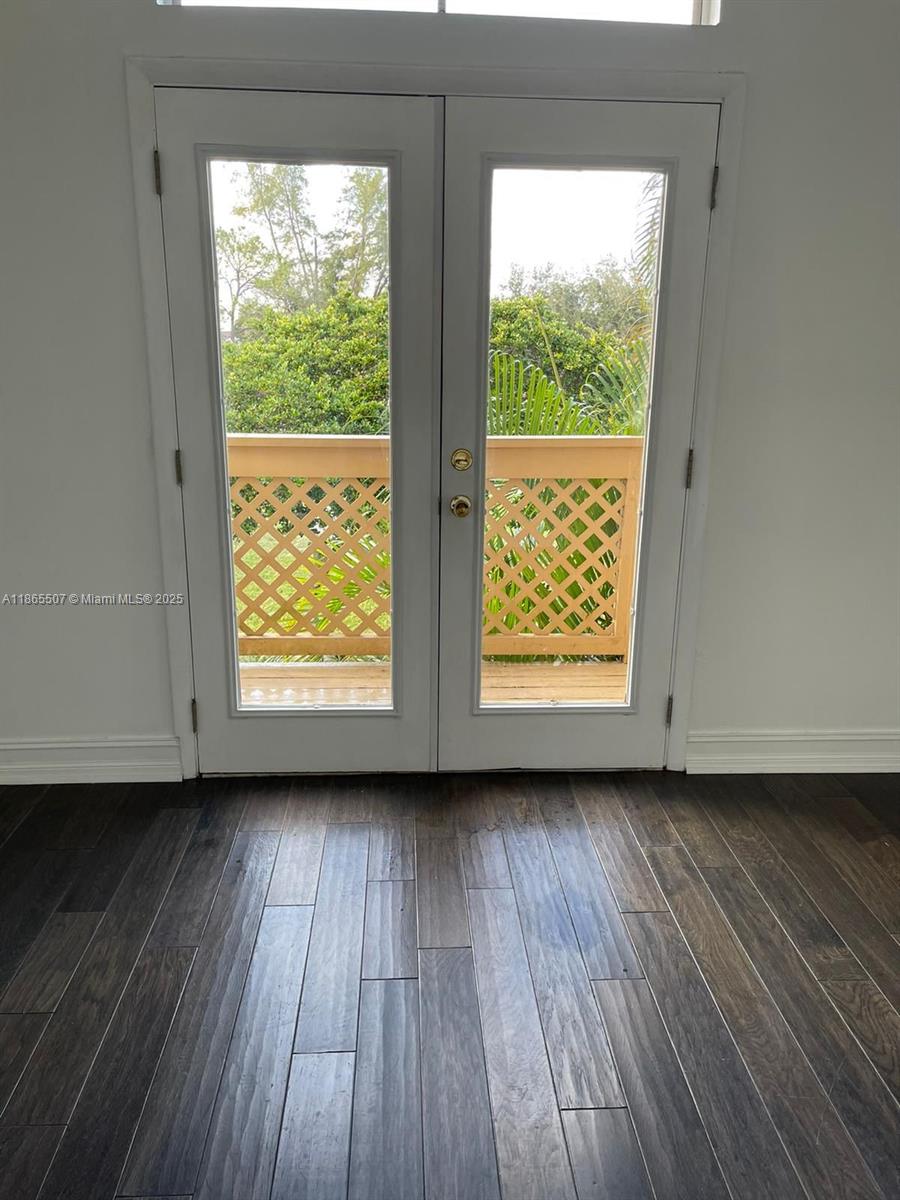 PALM LAKE CONDO - Residential Lease