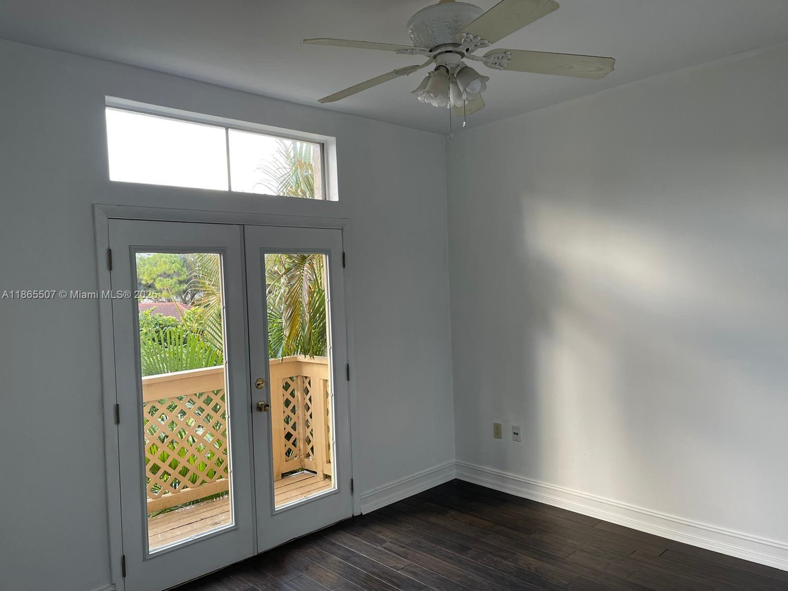 PALM LAKE CONDO - Residential Lease