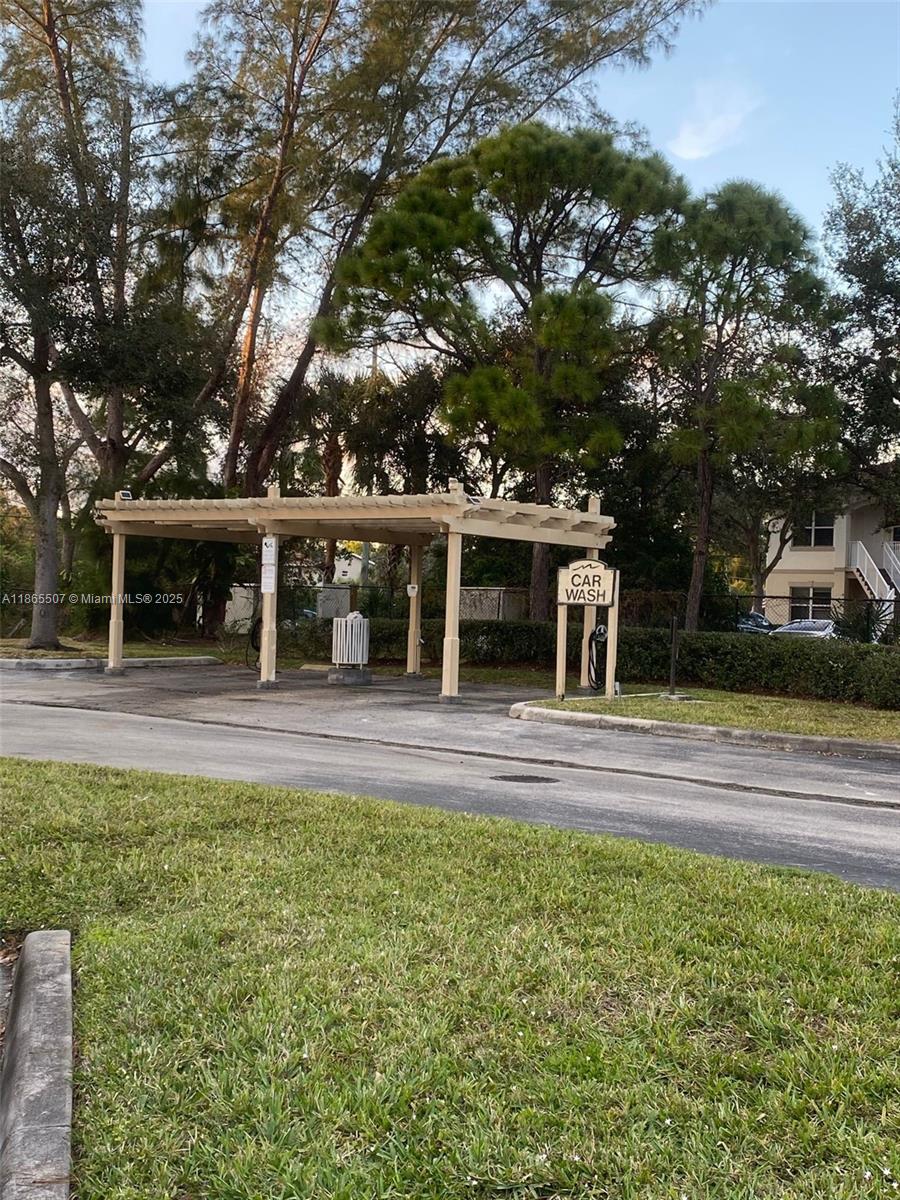 PALM LAKE CONDO - Residential Lease