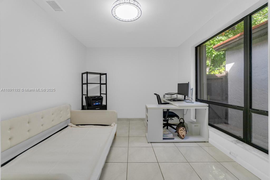 CALUSA POINT - Residential