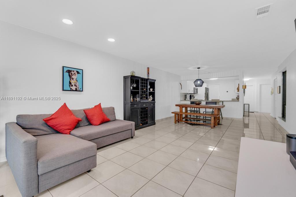 CALUSA POINT - Residential