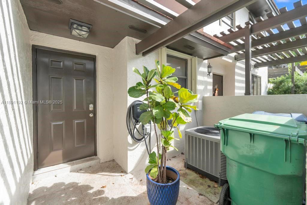 CALUSA POINT - Residential