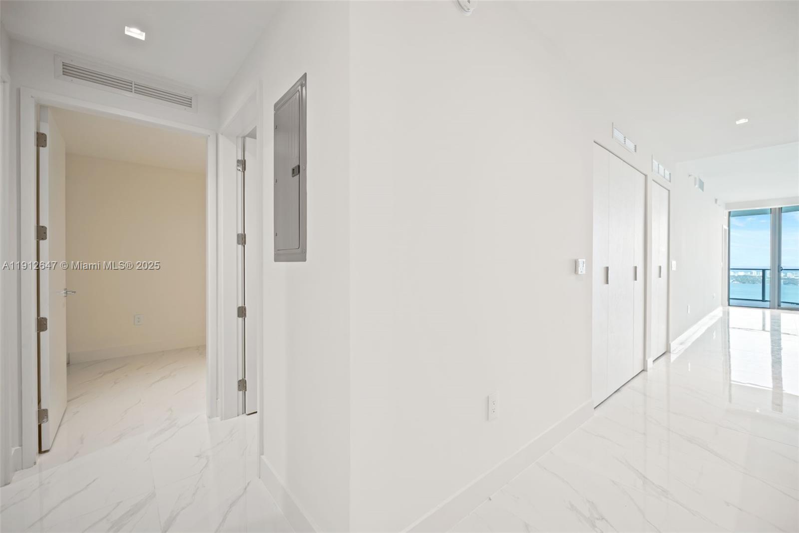 ARIA RESERVE SOUTH - Residential Lease