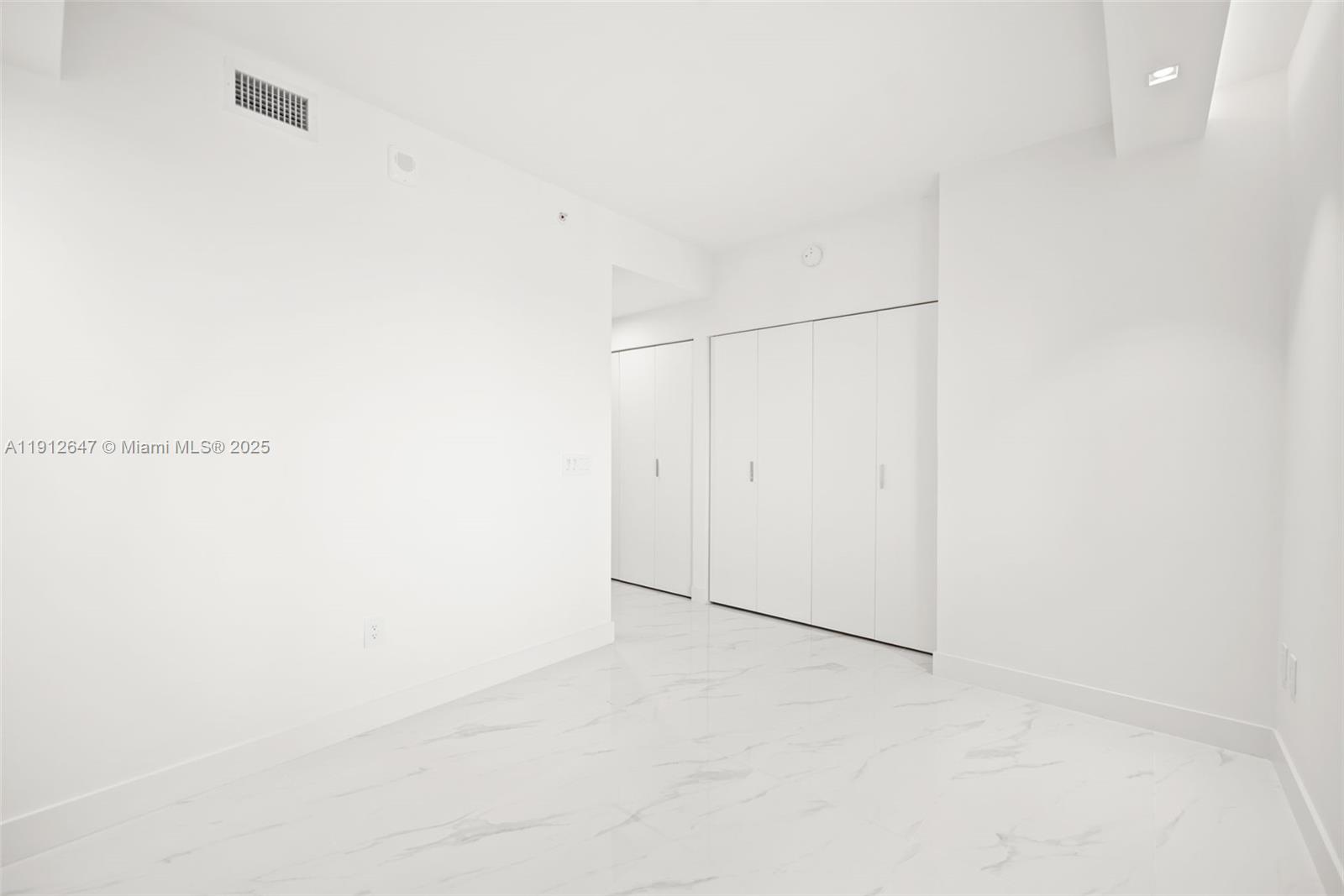 ARIA RESERVE SOUTH - Residential Lease