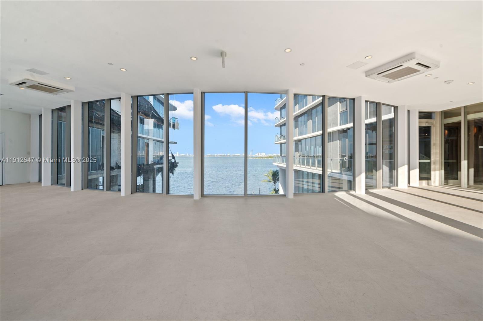 ARIA RESERVE SOUTH - Residential Lease