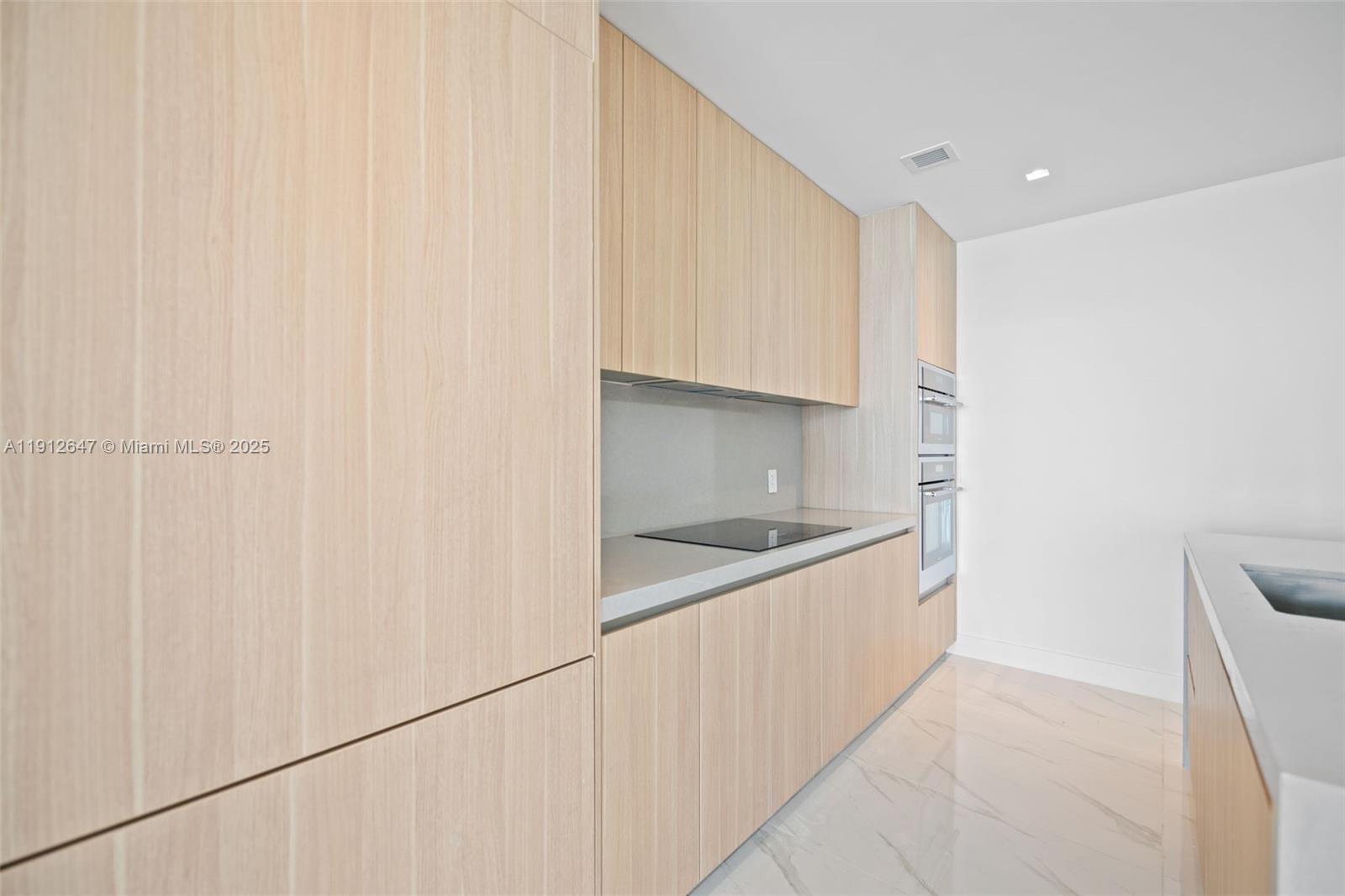 ARIA RESERVE SOUTH - Residential Lease