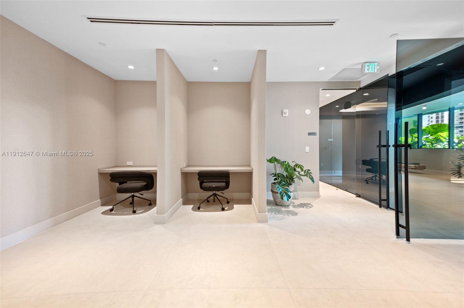 ARIA RESERVE SOUTH - Residential Lease