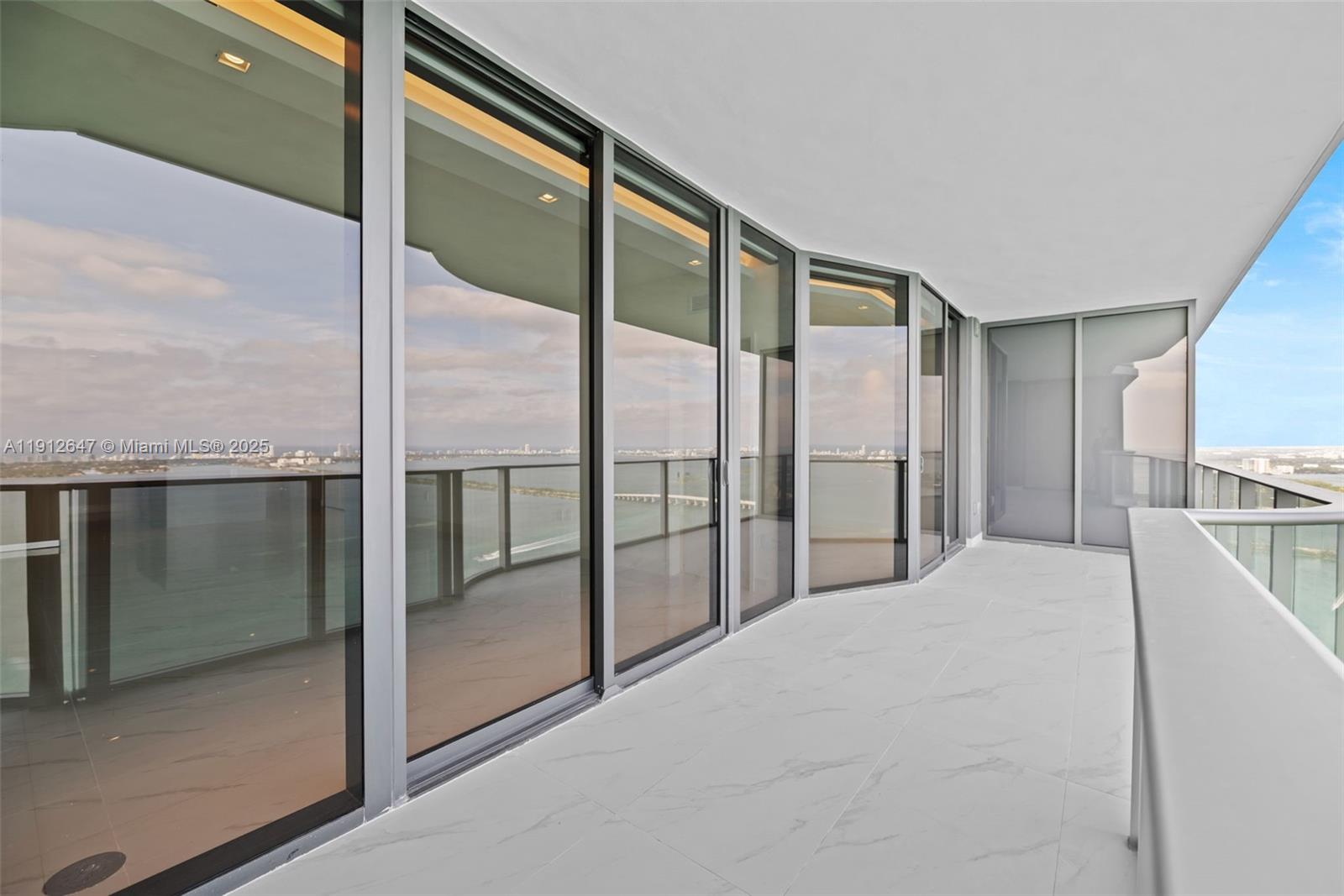 ARIA RESERVE SOUTH - Residential Lease