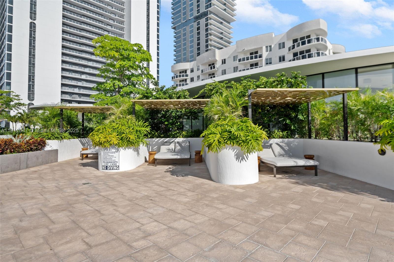 ARIA RESERVE SOUTH - Residential Lease