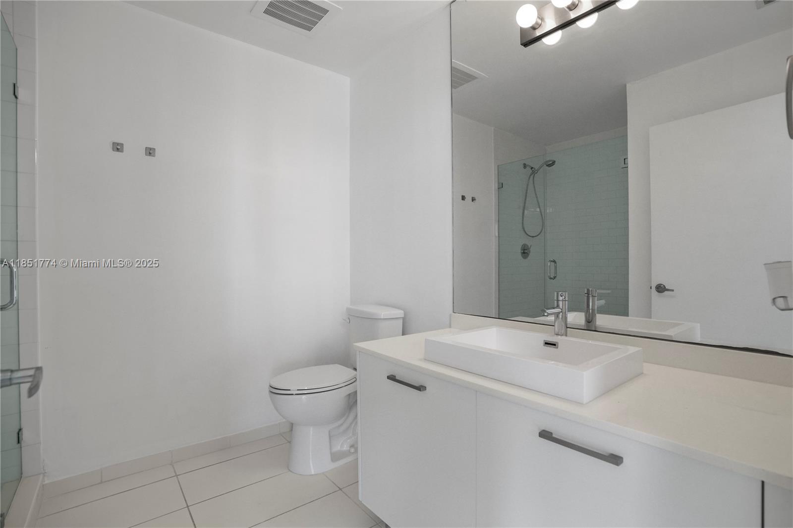 CENTRO CONDO - Residential Lease