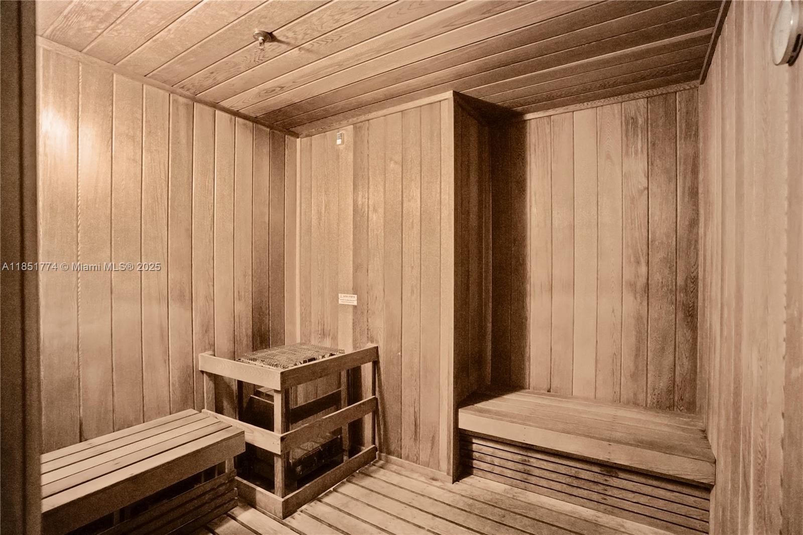 CENTRO CONDO - Residential Lease