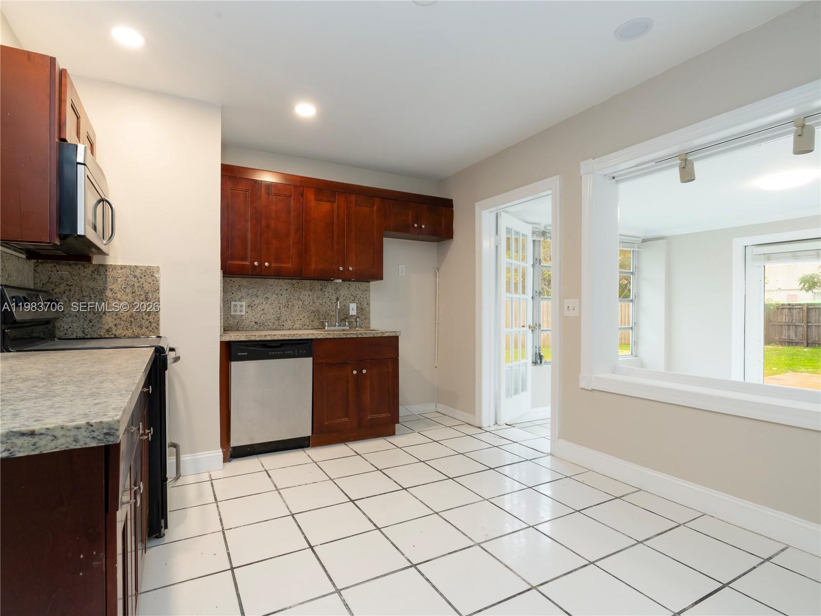 Lake Ridge - Residential