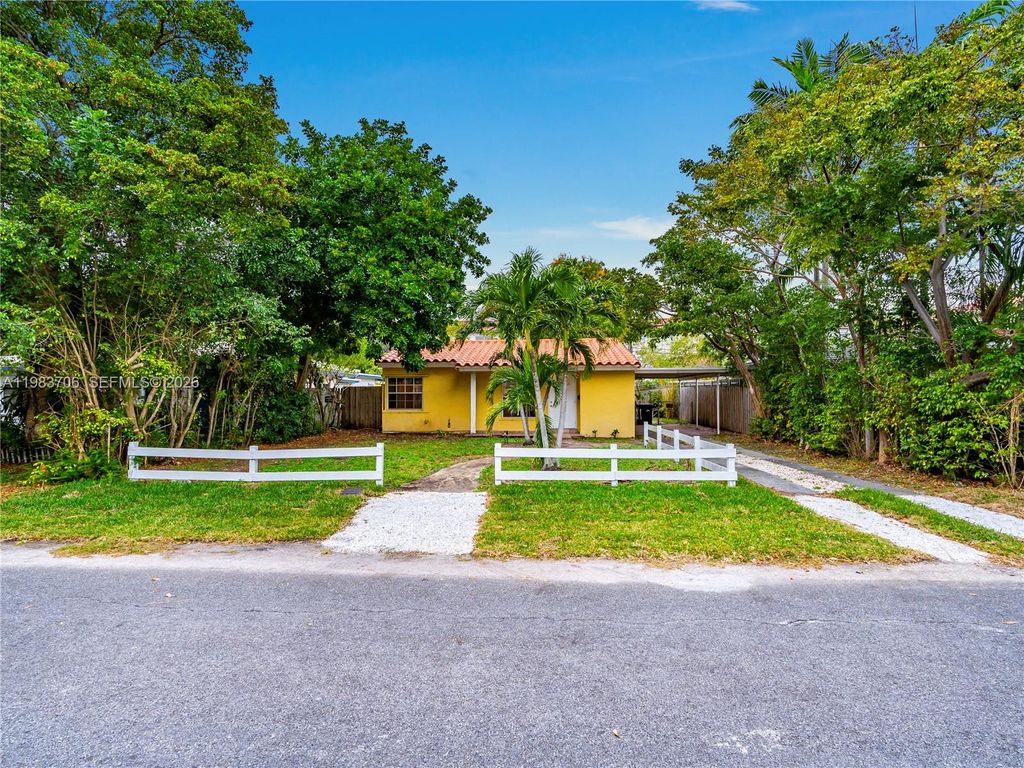 Photo of 1125 NE 10th Ave, Fort Lauderdale, FL 33304 (MLS # A11983706)