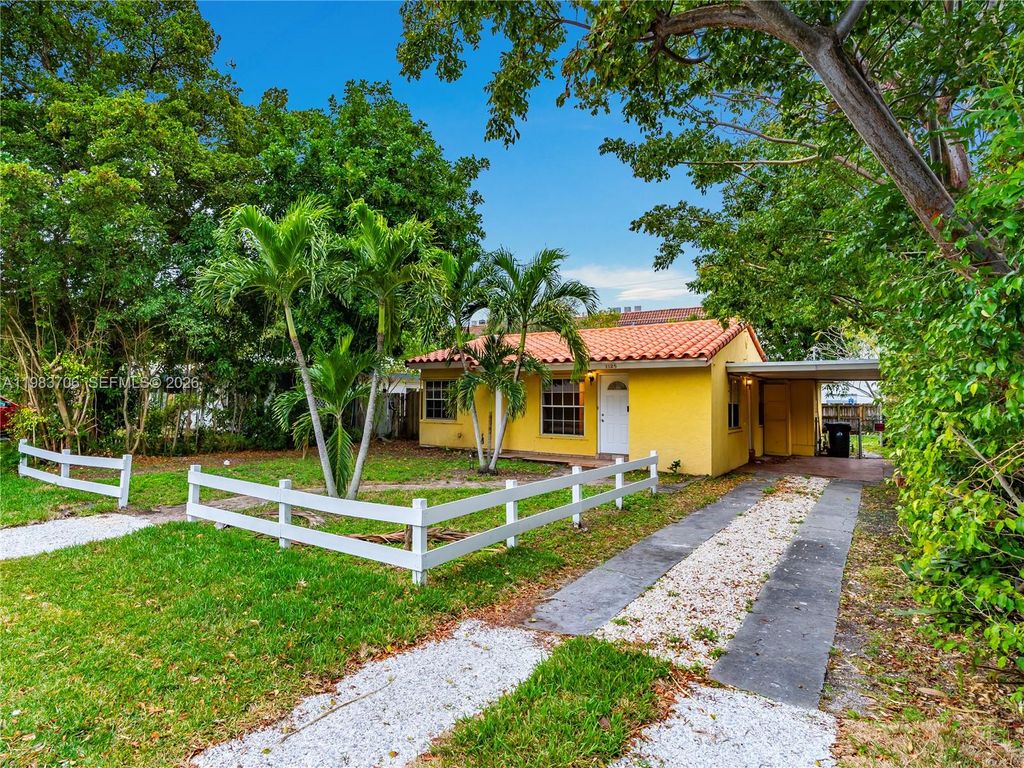 Photo of 1125 NE 10th Ave, Fort Lauderdale, FL 33304 (MLS # A11983706)