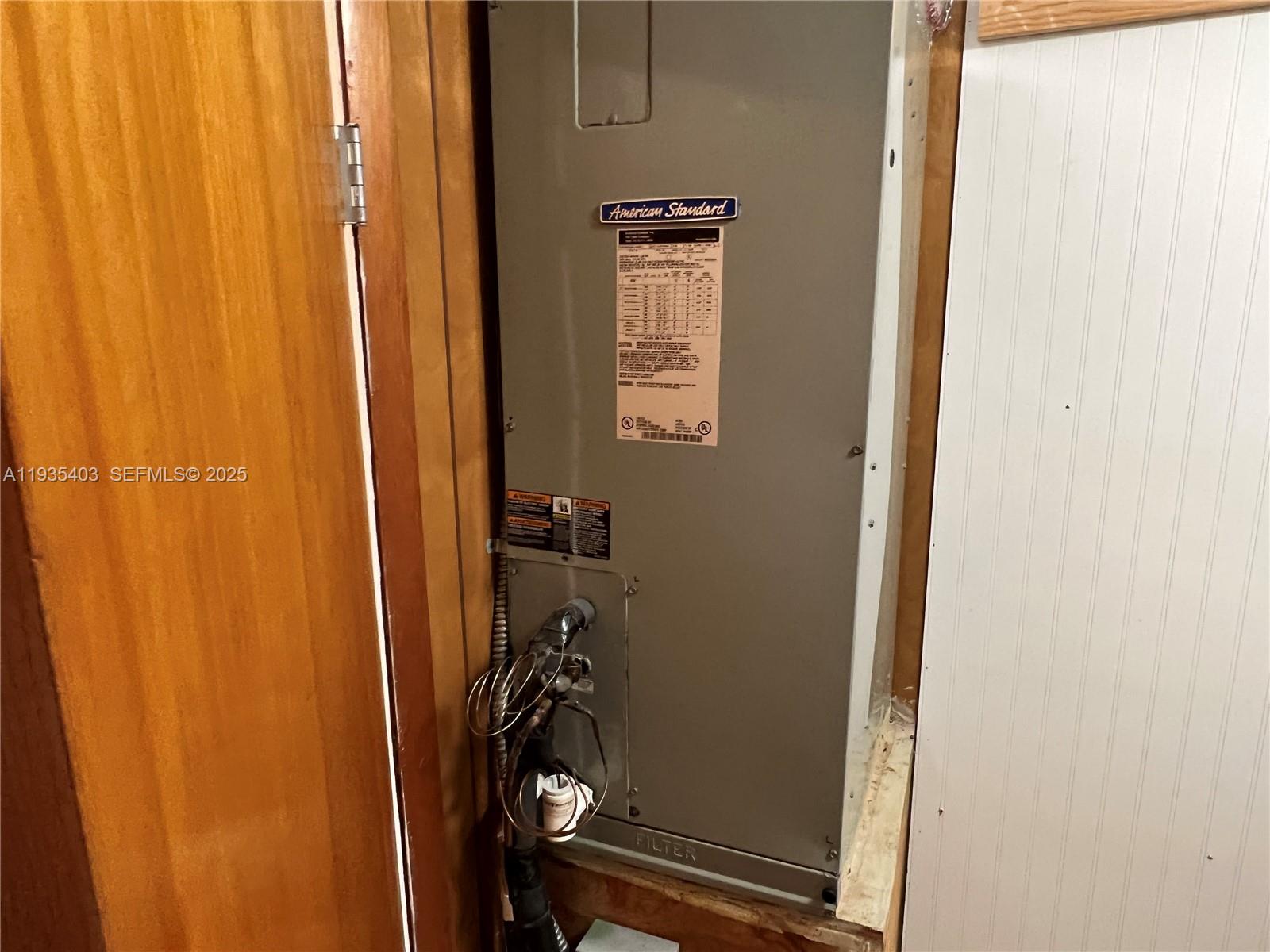 LAUDERDALE - Residential Lease