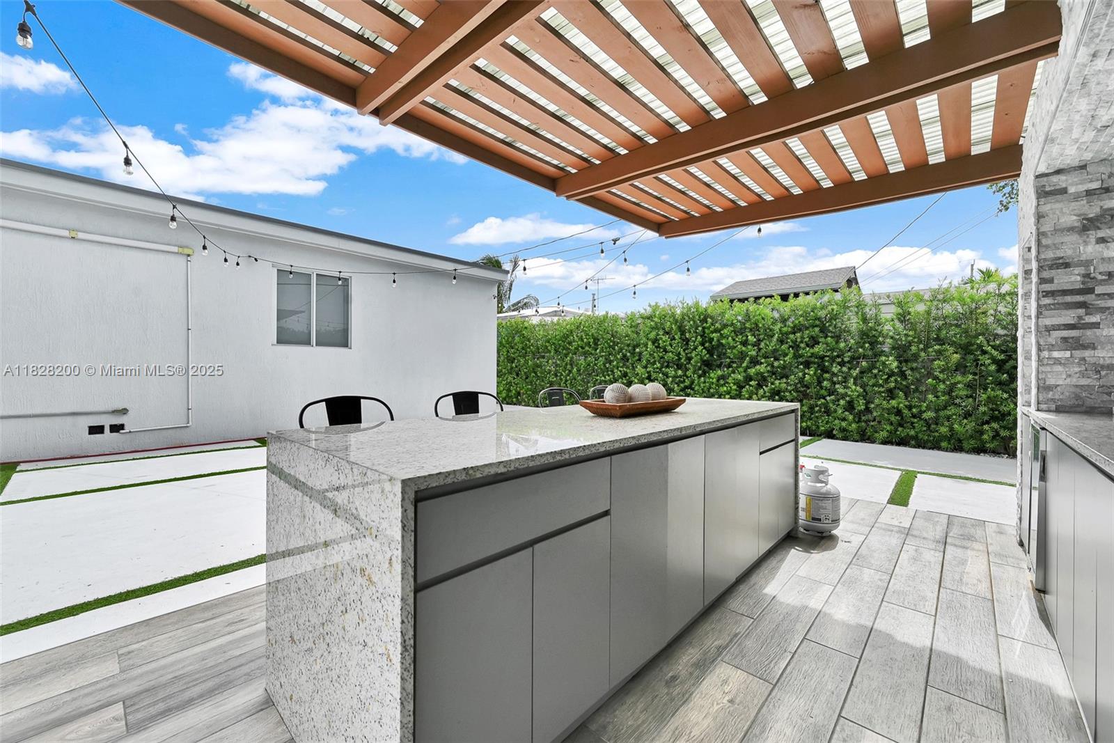 40 W 63rd St
