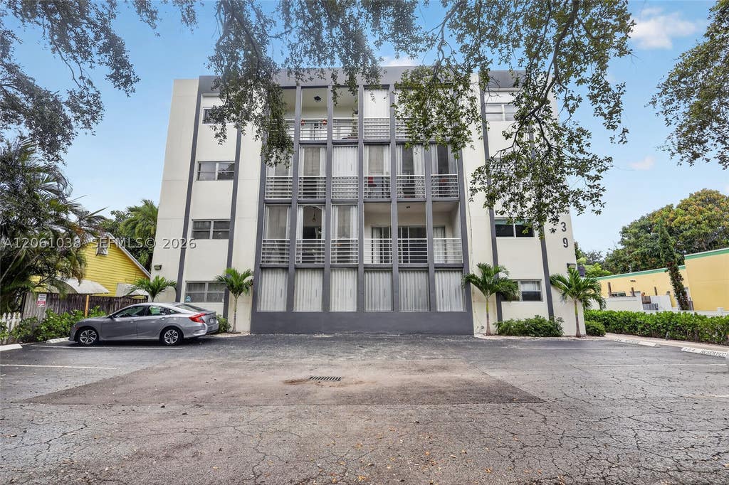 Photo of 1939 Jefferson St #303, Hollywood, FL 33020 (MLS # A12061038)