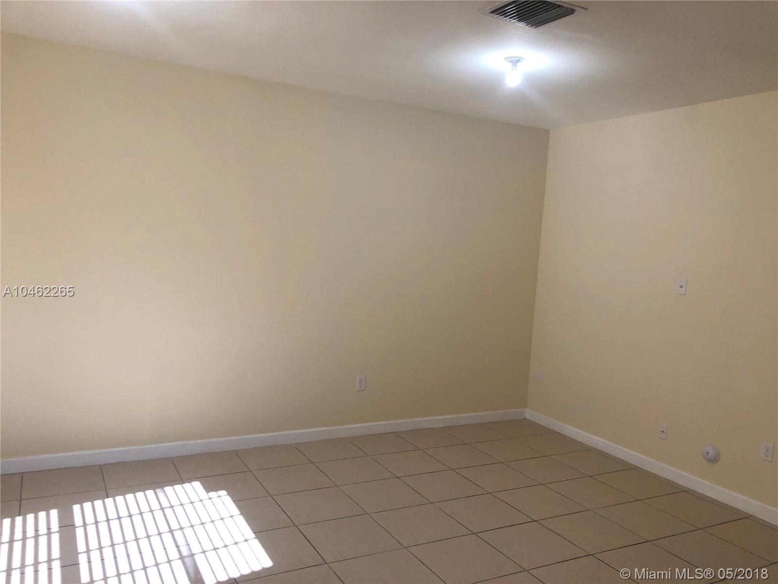 COCO PALM ESTATE - Residential Lease