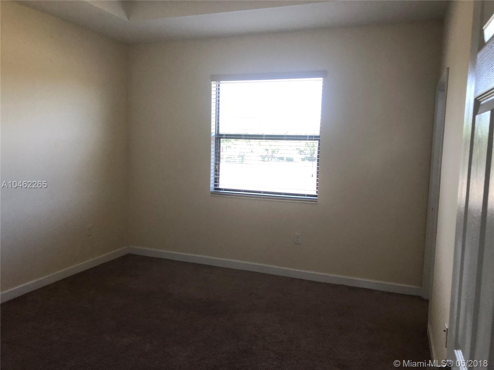 COCO PALM ESTATE - Residential Lease