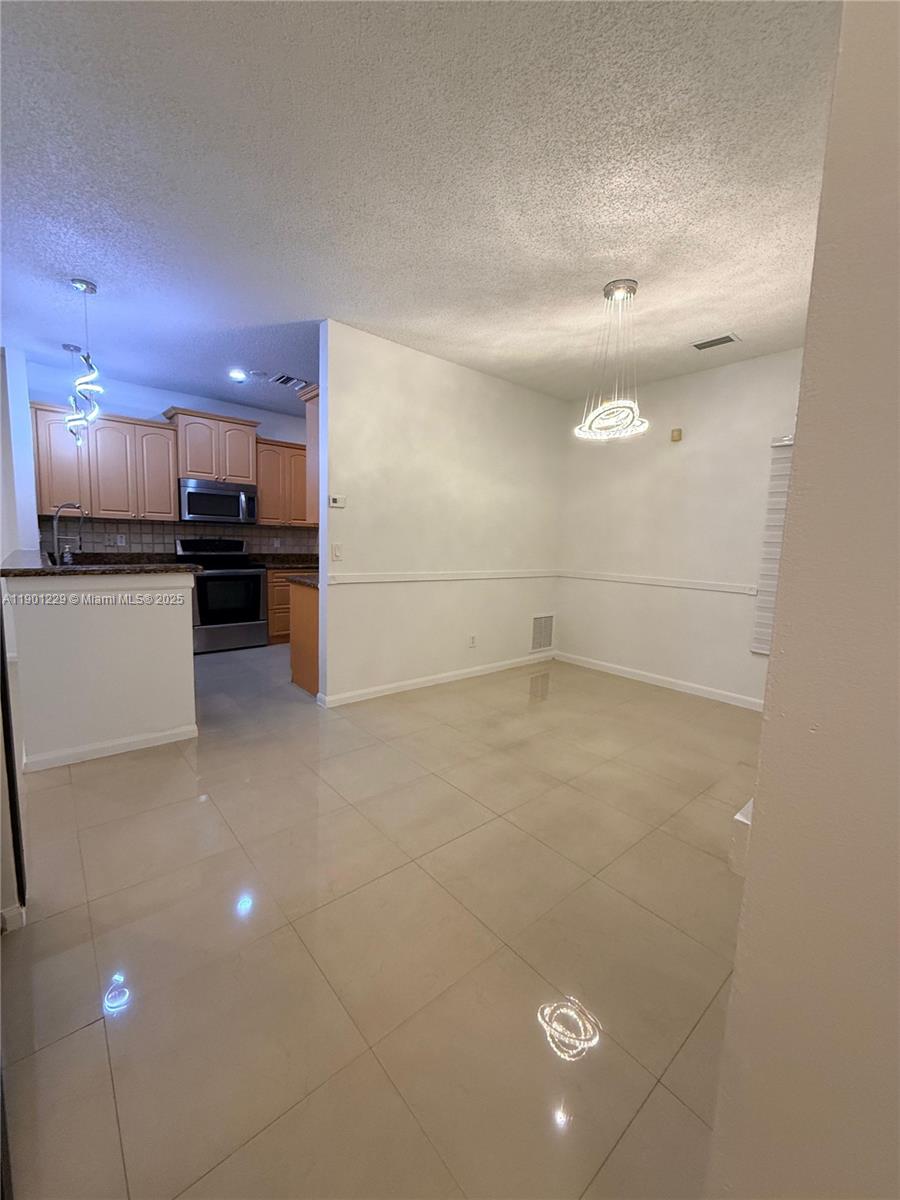 SILVER LAKES PHASE III - Residential Lease