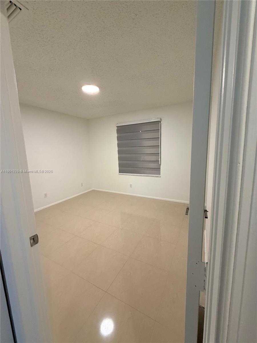 SILVER LAKES PHASE III - Residential Lease