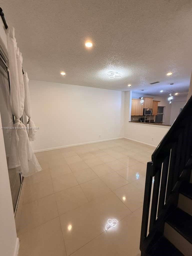 SILVER LAKES PHASE III - Residential Lease