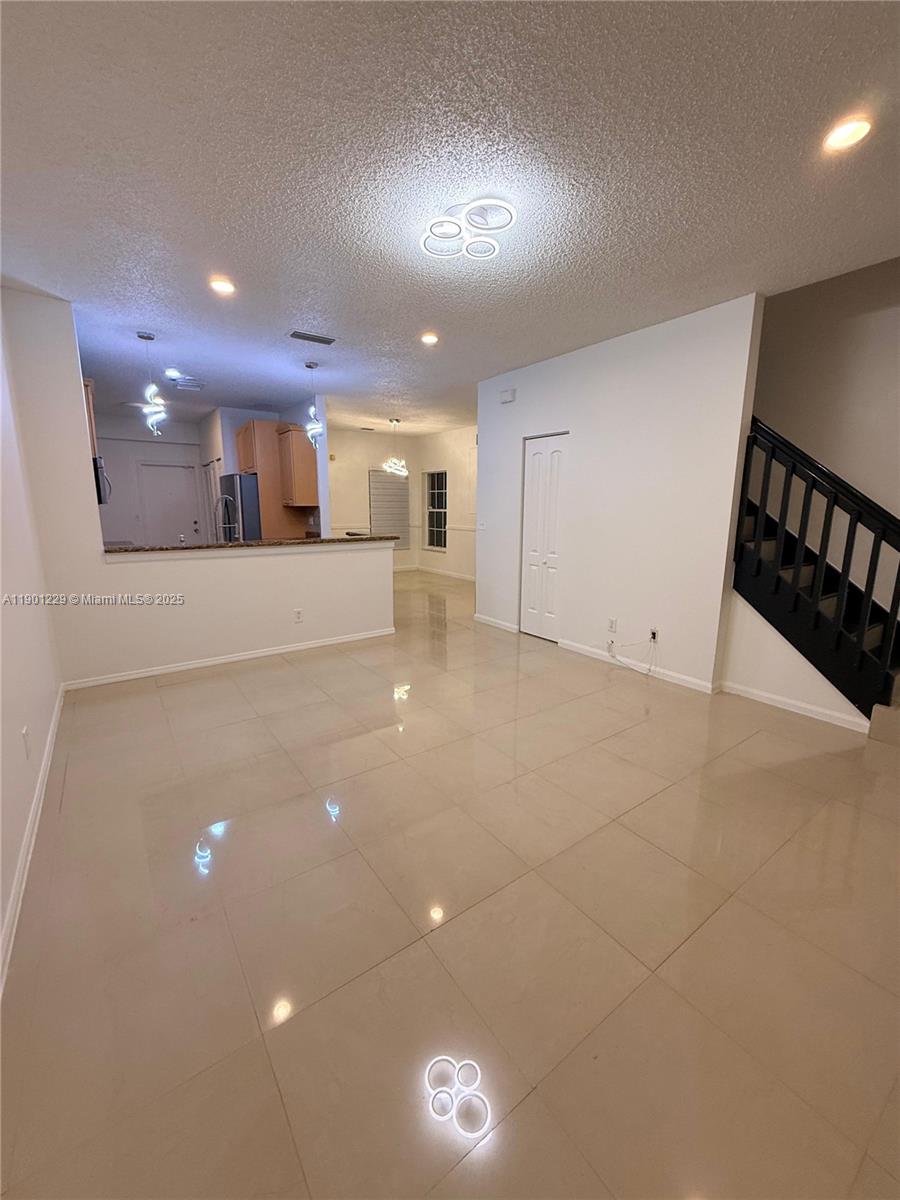 SILVER LAKES PHASE III - Residential Lease