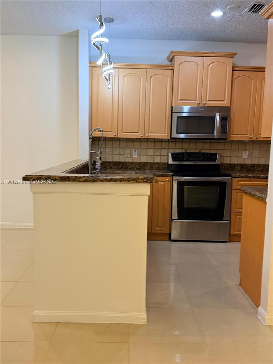 SILVER LAKES PHASE III - Residential Lease