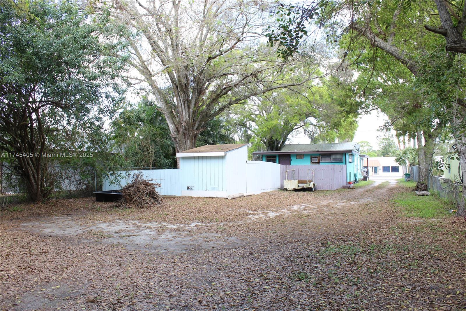 3325 Orange Ave